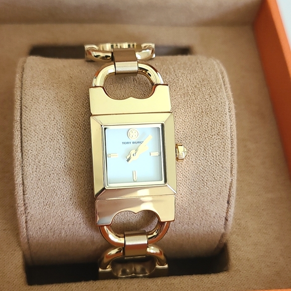 Tory Burch Watch - Picture 1 of 17